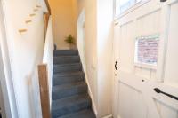 Mews - Worcester City - Gated - Self Check In - Free WIFI - 1 King - 2 Doubles - 1 Cot - TVs in bedrooms - Sleeps 6 - Free Parking - Pets welcome - Chambres d'hôtes Worcester