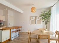 Luxury Apartment Overlooking Historic Town Market - Chambres d'hôtes Duras