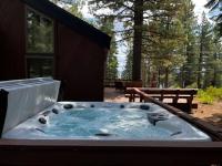 North Lake Tahoe Cabin and Hot Tub - B&B Tahoe City