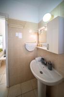 Peyia Pearl Suites - Bed and Breakfast Pégeia