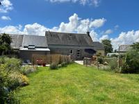 Gîte G593 - Bed and Breakfast Le Val-Saint-Père