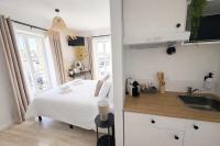 One-Bedroom Apartment with City View