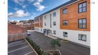 York City Apartment with gated parking included - B&B York