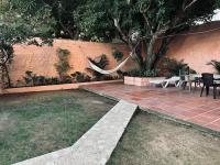 Hermosa casa ideal para grupos y familias con patio amplio cerca al Malecón - Chambres d'hôtes Barranquilla