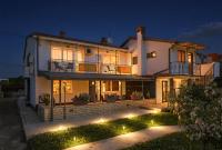 Valora Residence Medulin Stylish Apartments Near Sandy Beaches by Qubo Villas - Chambres d'hôtes Medulin