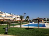 Alsol Apartments - Tres dormitorios, piscina y parking - Chambres d'hôtes Rota