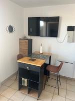 Studio Loggia Mas de la Pinède parking - Chambres d'hôtes Valras-Plage
