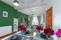 3BDR Town House in the Heart of Holyhead - Free Onsite Parking - B&B Holyhead