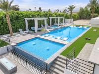 True Country 1 Acre Property with 65ft Pool - B&B Bermuda Dunes