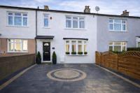 West London House with Parking and Garden, Sleeps 6 - Bed and Breakfast Ealing