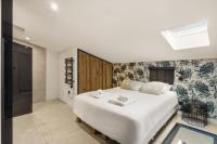 CASA JUNGLE ! Superb duplex apartment, Place des LICES ! - Bed and Breakfast Saint-Tropez