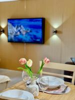 Venice Luxe King Bed Cinema Stay, Pool Canal Mall Netflix for 3 Guests only - Chambres d'hôtes Manille