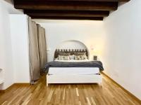Loft Nineteen Apartment - B&B La Spezia