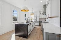 Wright Street Royale- NEW Downtown with Pool! - Bed and Breakfast Pensacola