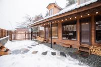 Tatu's wooden hut - B&B Mestia