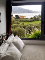 Cozy House with Amazing View and Unique Outdoor! - B&B Loutrá Aidhipsoú