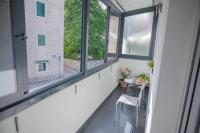 Modern apartment with balcony in the center - Chambres d'hôtes Drniš