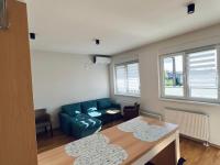 Top Floor UKC - Private Parking - Ferienwohnung Banja Luka