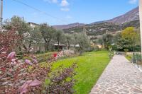 Margherita Apartment - Lake and Mountain Views - Happy Rentals - B&B Malcesine