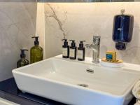 Klassisches Apartment mit 1 Schlafzimmer und Kingsize-Bett