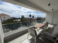 Luxury Stay Apt 303 - Brand New - Private Parking - B&B Limassol