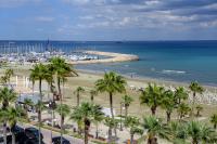Modern Seafront Suite with Marina Views - Chambres d'hôtes Larnaca