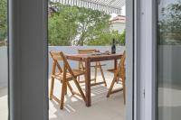 Double L House - Ferienwohnung Novalja