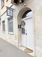 Pacsirta Apartmanház - Bed and Breakfast Eger