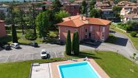 Corte Gelsomino- Family Garden Apartment with Pool - B&B Sirmione