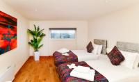 Marina Sky Penthouse 4BR City Views with parking - B&B Swansea