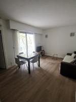 Appartement privé à 50 m de la mer, résidence avec piscine - B&B Cagnes-sur-Mer