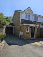 Luxury Heathrow Modern House with Parking & Fast WiFi - B&B Northolt