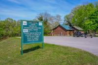 Riverfront Little Red Cabin, Hot Tub, World-class Trout Fishing, Views & Boat Access - Ferienwohnung Heber Springs