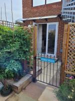 Pebble Beach, ground floor 1 bedroom flat - B&B Chichester