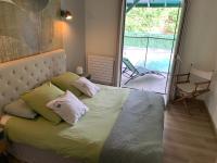 Chambre Double - Vue sur Piscine
