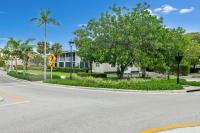 Downtown Naples Retreat - Walk to 5th Ave & Beach - Chambres d'hôtes Naples