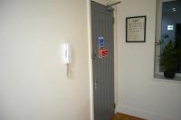 Canterbury High St - 2 Bed Apt Sleeps 5 - 75 inch TV SS1 - Bed and Breakfast Canterbury