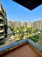 Decent brand new flat with garden view - Bed and Breakfast New Cairo