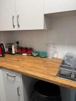 Zikach Apartment Near to Glasgow Airport - Chambres d'hôtes Renfrew