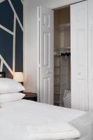 Flexhome Ukrainian Village 2BR - Private Balcony & Walkable Location - B&B Chicago