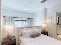 Boutique Cloverdale Loft with Balcony - B&B Montgomery