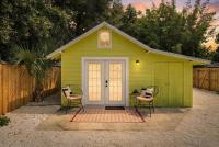 Luxe King Studio near Anna Maria Island with Private Parking and Beach Gear and WIFI - Chambres d'hôtes Bradenton