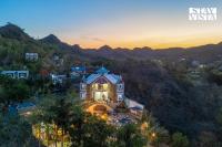 StayVista at Blue Marble with BBQ & Bonfire - Bed and Breakfast Udaipur