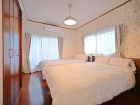100 sqm Private House 3 Bedrooms Kids Space Sleeps 9 Quiet Area High Speed Wifi - Chambres d'hôtes Osaka