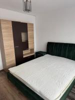 Modern 3BR apartment Near Nicolae Romanescu Park - Chambres d’hôtes Craiova