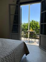 Ninemo Residences Skiathos - Bed and Breakfast Achladiés