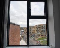 2 Bedroom penthouse flat in Dartford with free parking and next to station - Chambres d'hôtes Dartford