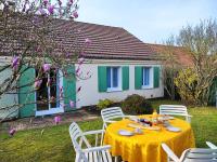 Maison Familiale - 7 personnes - Parking privé & Jardin - Disney 24 min - Chambres d'hôtes Tournan-en-Brie