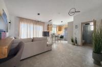 Aura Residence Beachfront by Horizon Homes - Chambres d'hôtes Ofrínion
