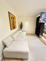 Minimalist Cabin PS5, Private Pool, Views, Near Wuse2 - B&B Abuja